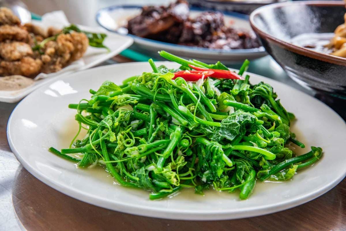 龍潭隱藏版「水上客家菜」!老饕最愛現撈仔鮮魚,客家悶筍、梅干扣肉都必點 龍潭隱藏版「水上客家菜」!老饕最愛現撈仔鮮魚,客家悶筍、梅干扣肉都必點