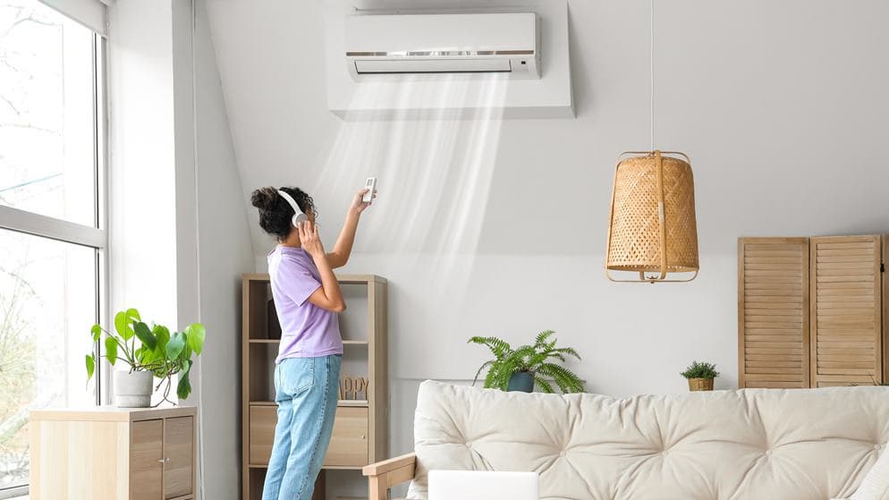 變頻冷氣開整天「不關更省電」?台電公布正解,授1招能省電10%