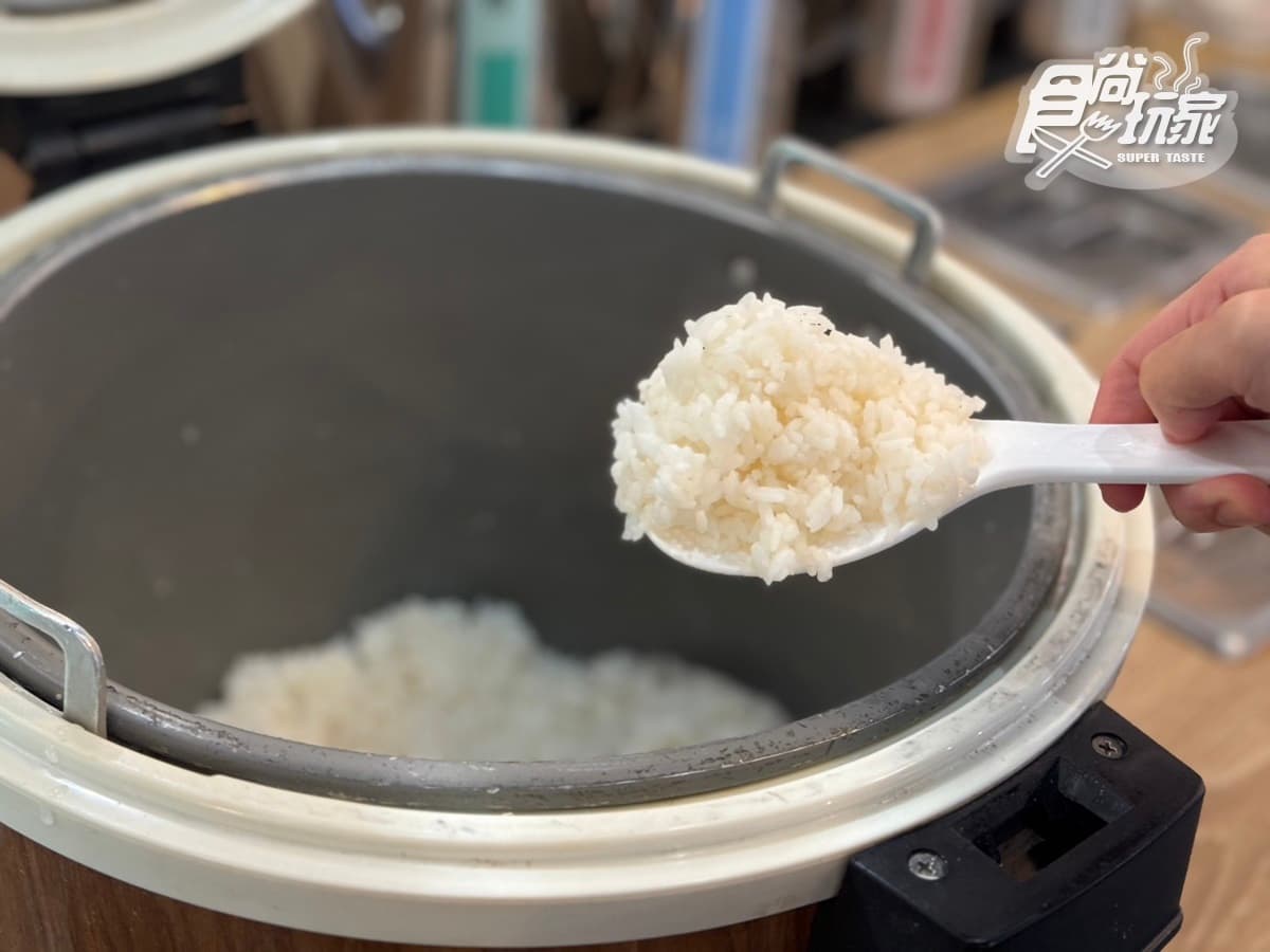 58元升級吃到飽!超狂「平價鍋物」40款自助吧任吃,必嗑澎派「海陸啤兒鍋」 58元升級吃到飽!超狂「平價鍋物」40款自助吧任吃,必嗑澎派「海陸啤兒鍋」