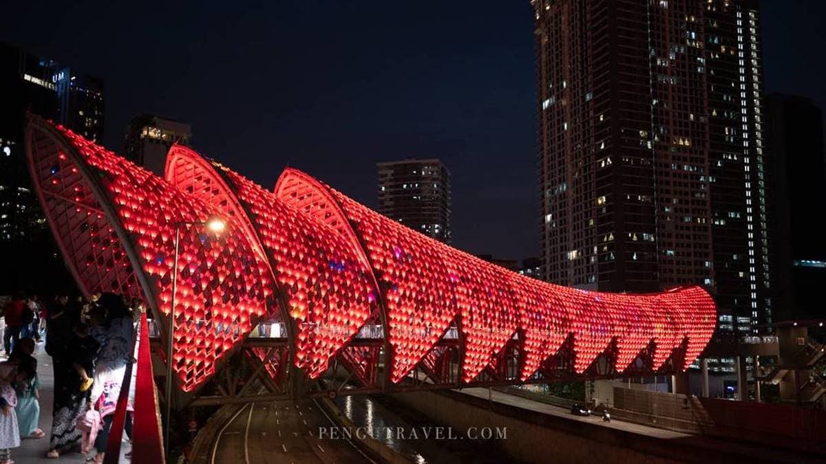 莎羅馬行人天橋(Saloma Link)