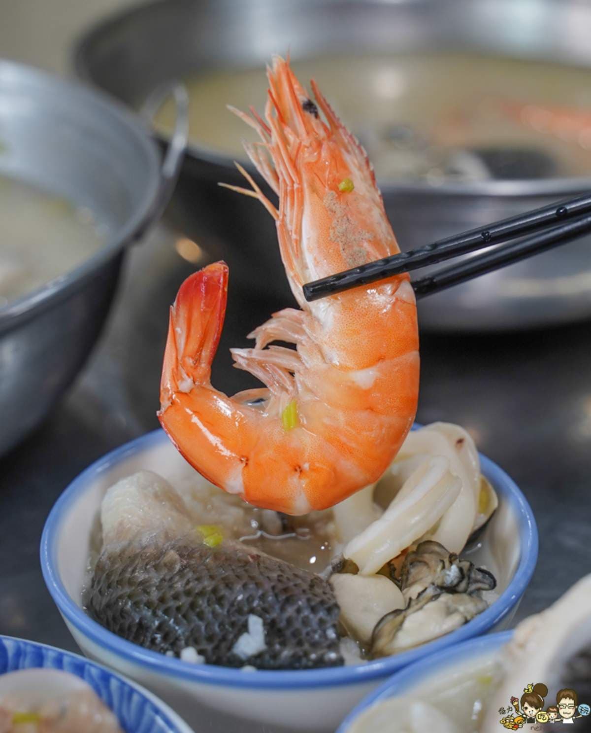 阿嬤怕你吃不飽!高雄最狂「大鐵鍋海鮮粥」百元飽全家,真材實料在地人大推 阿嬤怕你吃不飽!高雄最狂「大鐵鍋海鮮粥」百元飽全家,真材實料在地人大推