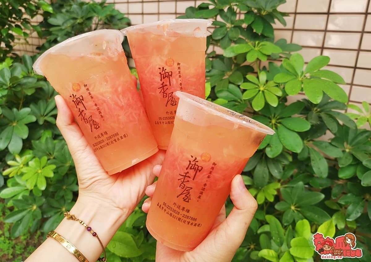 嘉義夜市總整理!最強文化路夜市、2千坪湖美夜市、朴子夜市美食推薦 嘉義夜市「文化路夜市」,必喝御香屋紅鑽葡萄柚綠茶。