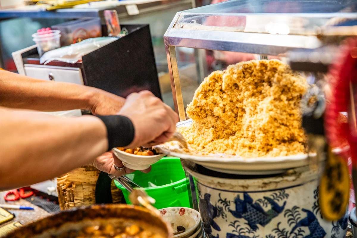 市場狂賣近90年!祖傳三代「國宴米糕」肉燥噴香超銷魂,老台南人最愛好味道 市場狂賣近90年!祖傳三代「國宴米糕」肉燥噴香超銷魂,老台南人最愛好味道