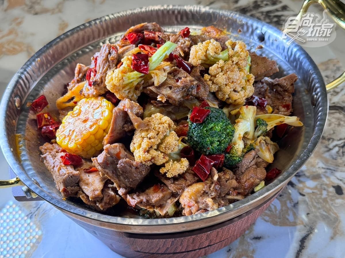 熱銷2.5萬隻烤鴨!開箱最新「上菜片皮鴨」,必嘗鴨夾饃、米其林同款甜點(中獎公布) 熱銷2.5萬隻烤鴨!開箱最新「上菜片皮鴨」,必嘗鴨夾饃、米其林同款甜點(中獎公布)
