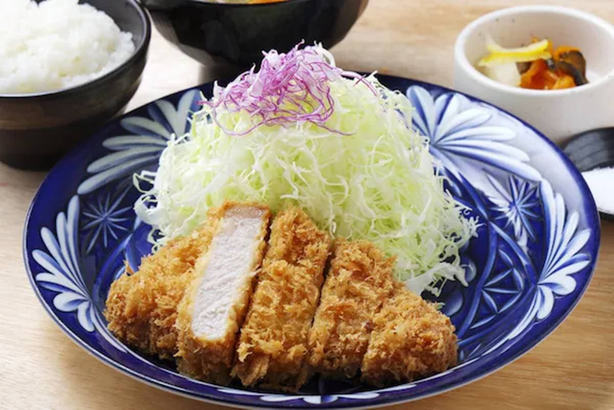 2024最新!東京成田機場必吃美食12選:站著吃的壽司、機場和牛料理 2024最新!東京成田機場必吃美食12選:站著吃的壽司、機場和牛料理