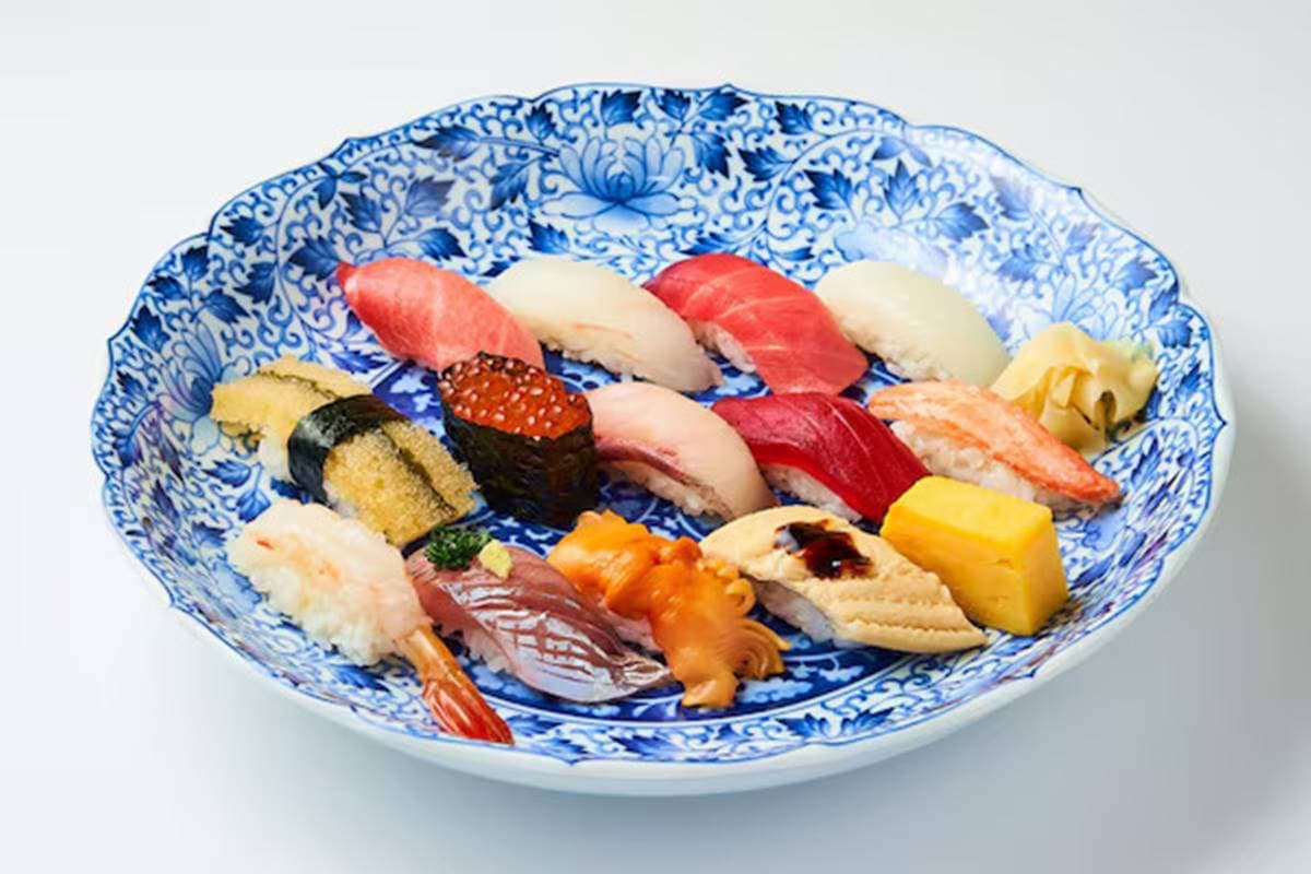 2024最新!東京成田機場必吃美食12選:站著吃的壽司、機場和牛料理 2024最新!東京成田機場必吃美食12選:站著吃的壽司、機場和牛料理