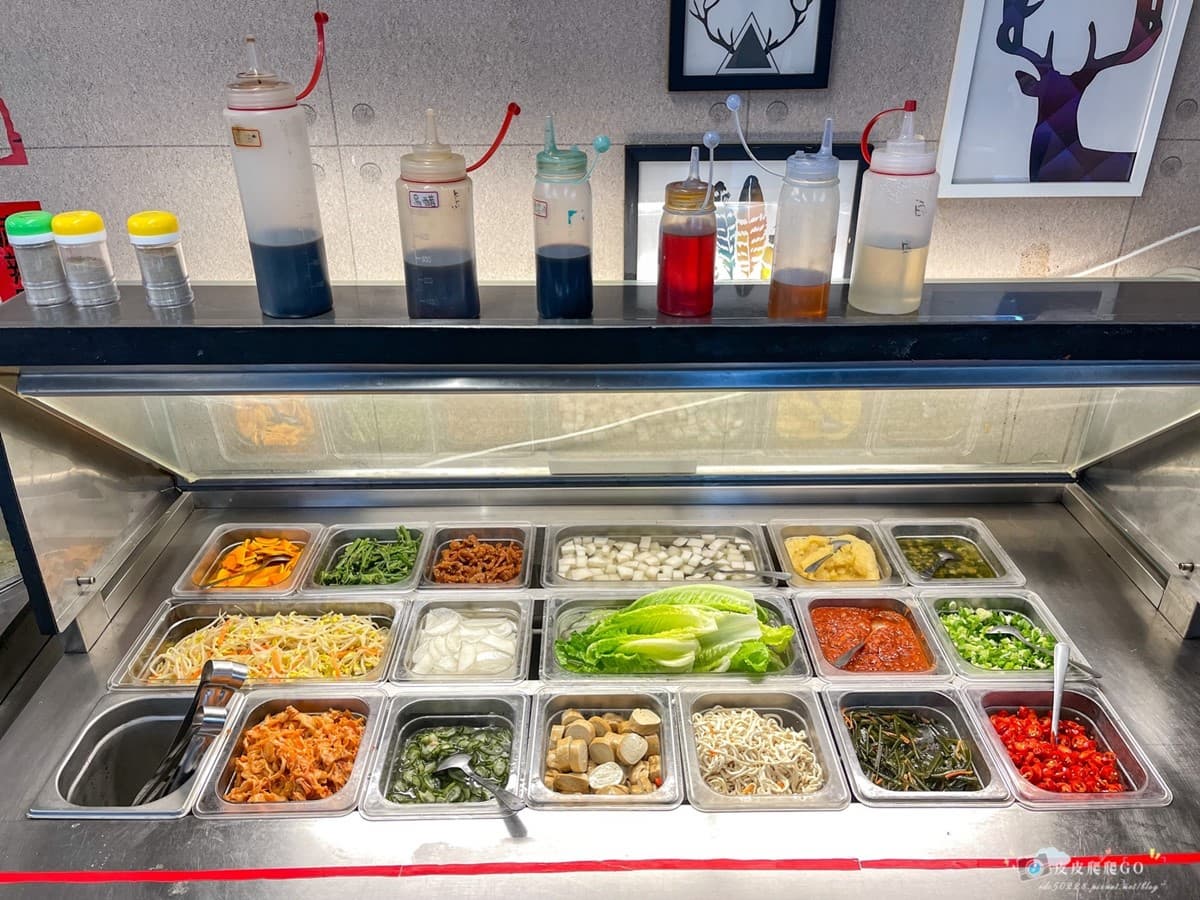 揪團吃到飽330元起!新北燒肉+火鍋兩吃免服務費,自助吧80種品項無限供應 揪團吃到飽330元起!新北燒肉+火鍋兩吃免服務費,自助吧80種品項無限供應