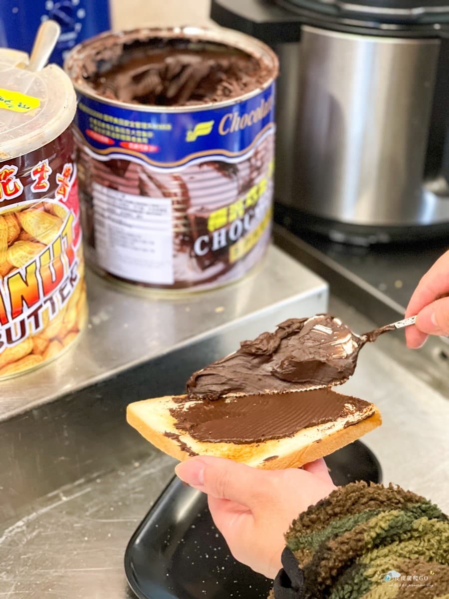 揪團吃到飽330元起!新北燒肉+火鍋兩吃免服務費,自助吧80種品項無限供應 揪團吃到飽330元起!新北燒肉+火鍋兩吃免服務費,自助吧80種品項無限供應