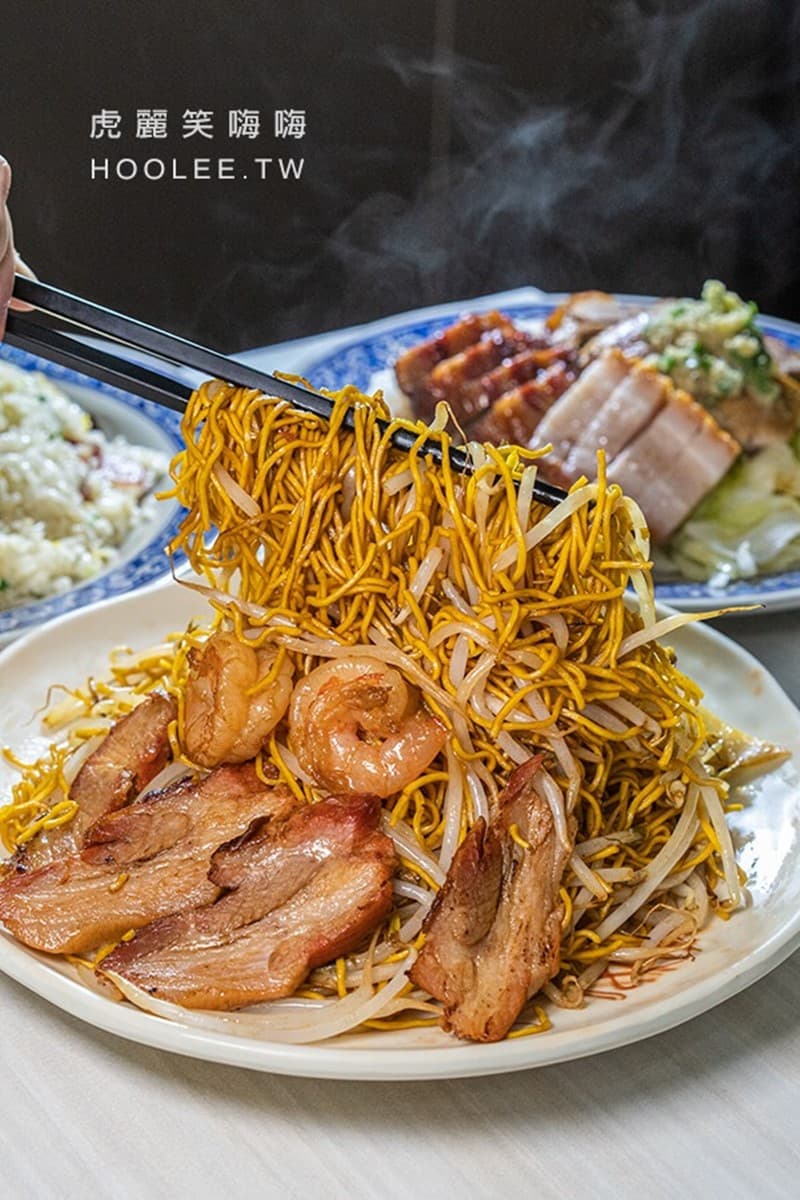 高雄人激推燒臘!老饕必點「四寶飯」肉量滿滿,百道港式熱炒飯麵任你選 高雄人激推燒臘!老饕必點「四寶飯」肉量滿滿,百道港式熱炒飯麵任你選