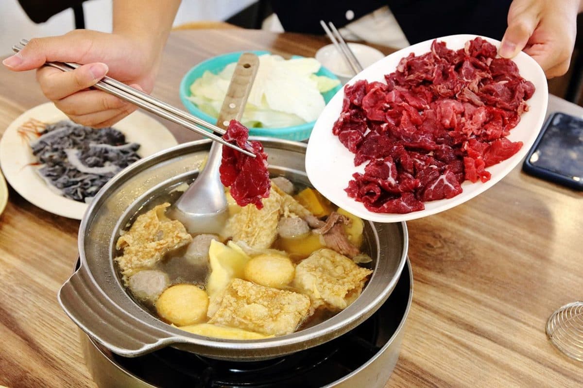 台南火鍋推薦15家!首家壽喜燒+鐵板燒吃到飽,199元嗑百種食材 台南火鍋推薦15家!首家壽喜燒+鐵板燒吃到飽,199元嗑百種食材