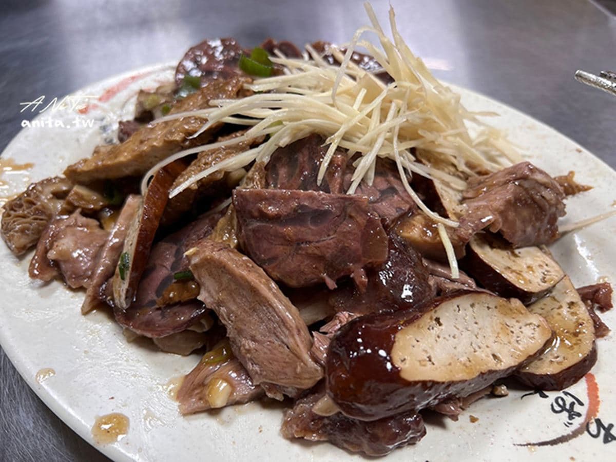 好評破千!新北「超值牛小排麵」1碗吃得到4大塊超撐,還能免費續湯太佛心 好評破千!新北「超值牛小排麵」1碗吃得到4大塊超撐,還能免費續湯太佛心