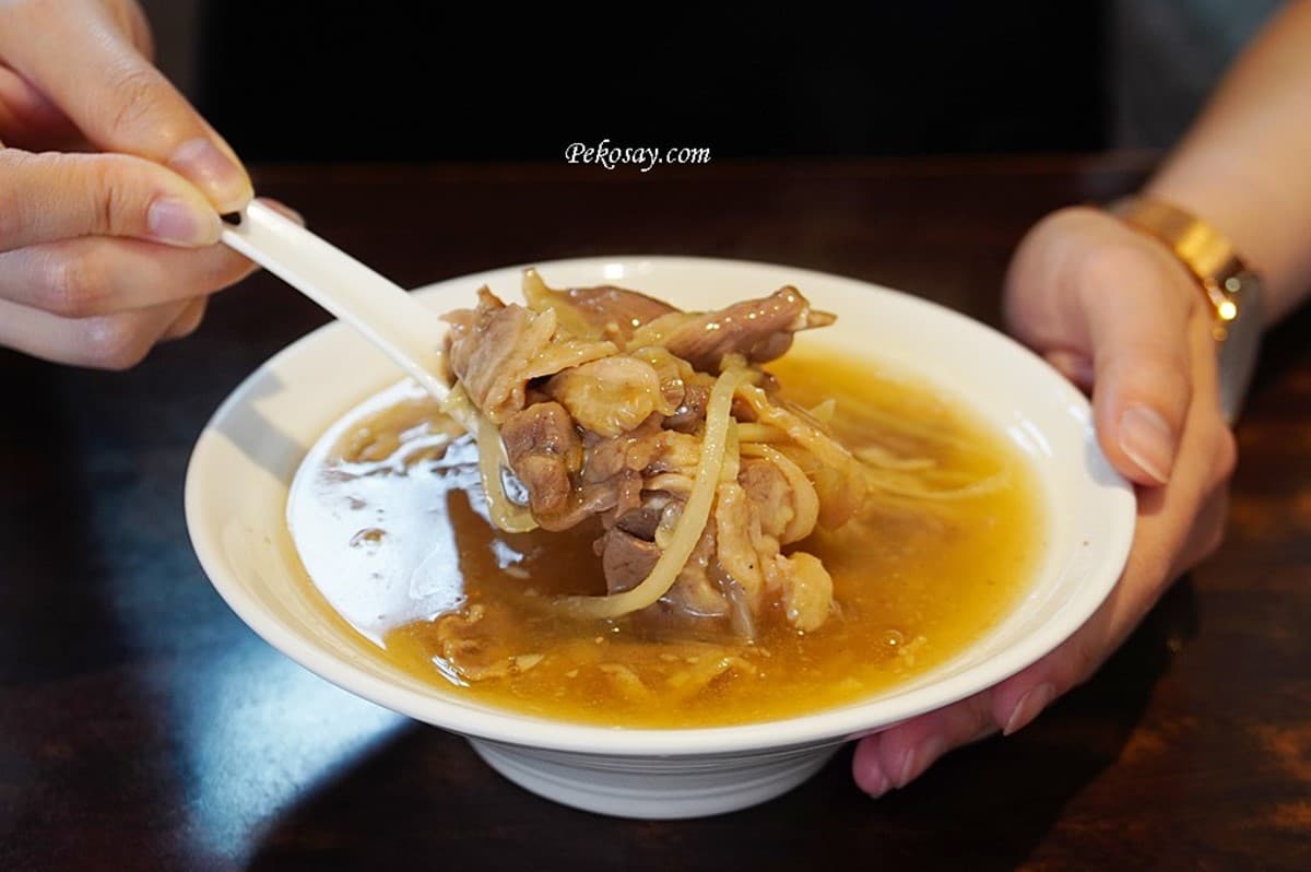 奧運金牌吃這家長大!王齊麟最愛「鴨肉羹」地點曝光,45元鴨肉飯堆得像小山 奧運金牌吃這家長大!王齊麟最愛「鴨肉羹」地點曝光,45元鴨肉飯堆得像小山