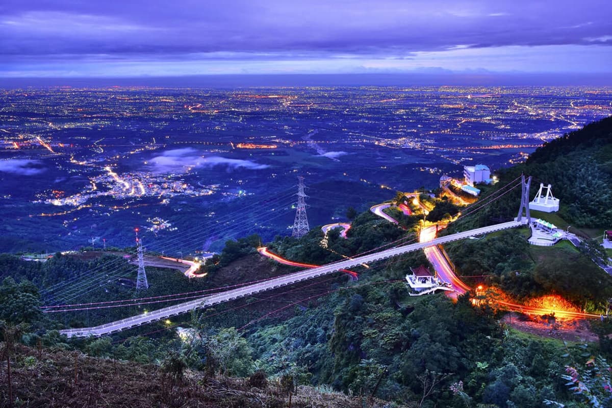 嘉義夜晚景點推薦Top 12:嘉義夕陽夜景拍照、晚上約會好去處 嘉義景點:太平雲梯