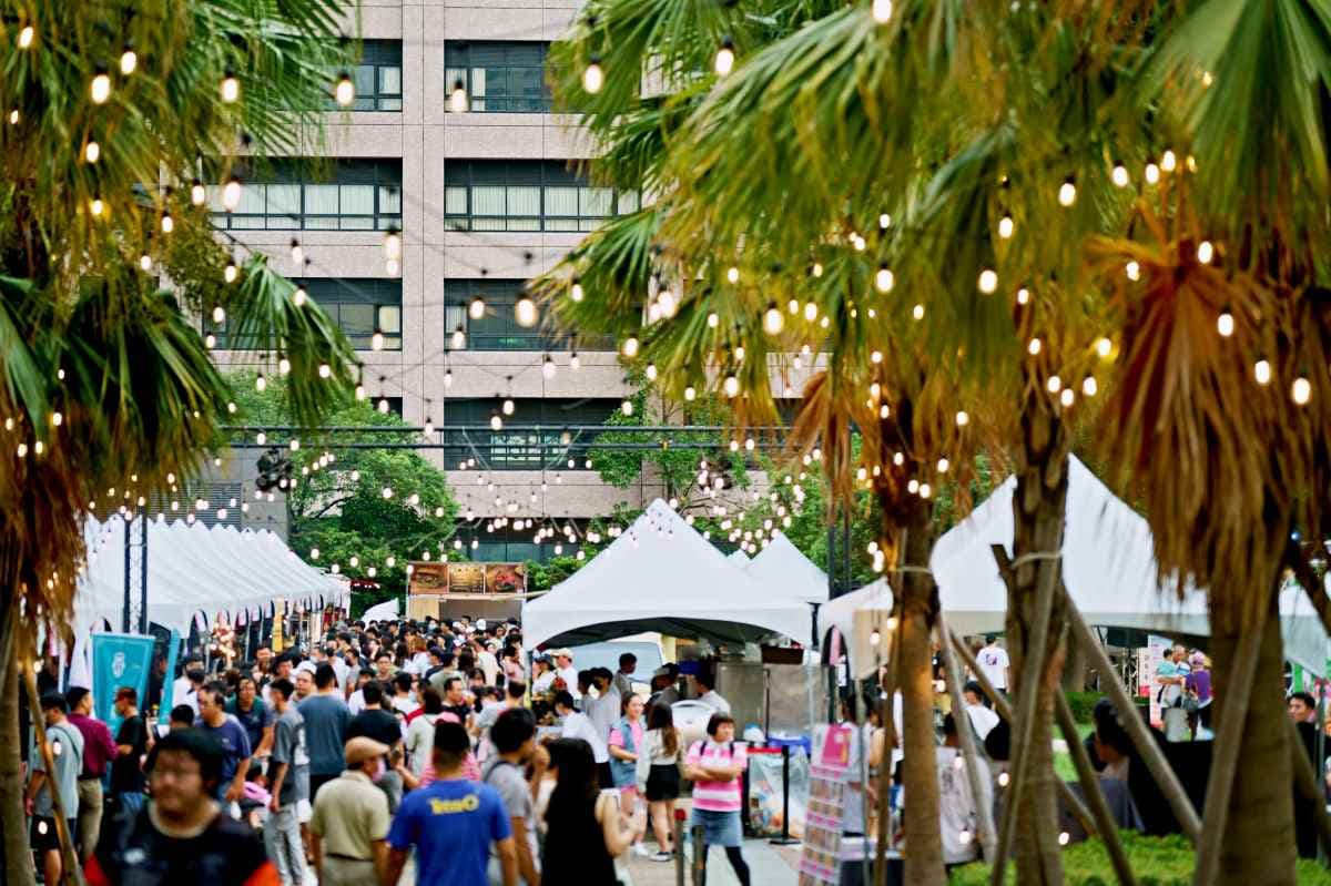 台南最大「漢堡市集」快閃2天!嗑46家職人漢堡、排隊餐車,1日小警察體驗 台南最大「漢堡市集」快閃2天!嗑46家職人漢堡、排隊餐車,1日小警察體驗
