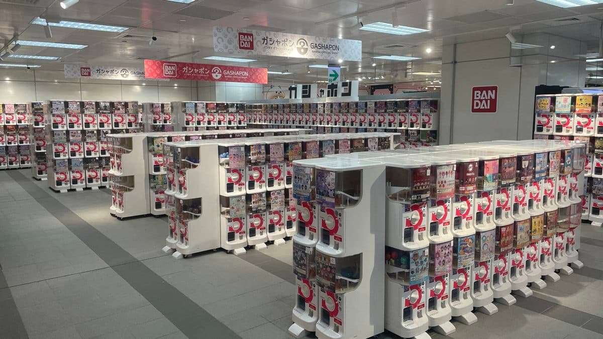 全台最大扭蛋店來了!600台扭蛋機、最新機台通通有,必收9公分星之卡比 全台最大扭蛋店來了!600台扭蛋機、最新機台通通有,必收9公分星之卡比
