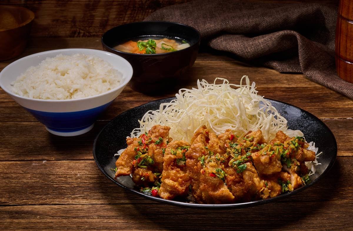 吉豚屋牛丼買一送一!加碼免費送腰內豬排+奶茶,快閃6天套餐只要49元 吉豚屋牛丼買一送一!加碼免費送腰內豬排+奶茶,快閃6天套餐只要49元