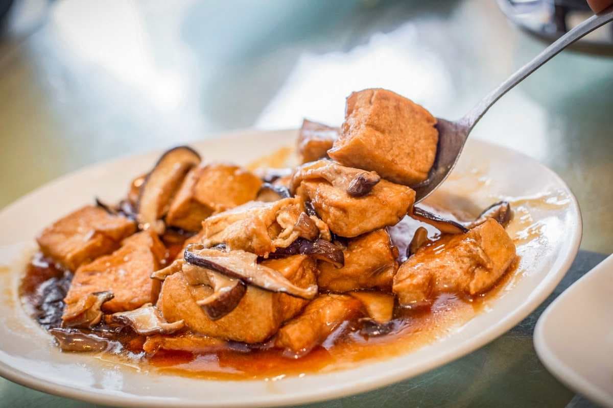 老饕激推台北高CP值客家菜!招牌鹽焗雞Q嫩鮮美,客家小炒、梅干扣肉都必點 老饕激推台北高CP值客家菜!招牌鹽焗雞Q嫩鮮美,客家小炒、梅干扣肉都必點