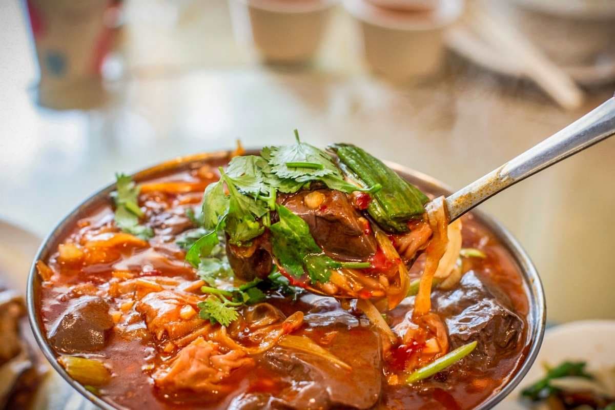老饕激推台北高CP值客家菜!招牌鹽焗雞Q嫩鮮美,客家小炒、梅干扣肉都必點 老饕激推台北高CP值客家菜!招牌鹽焗雞Q嫩鮮美,客家小炒、梅干扣肉都必點
