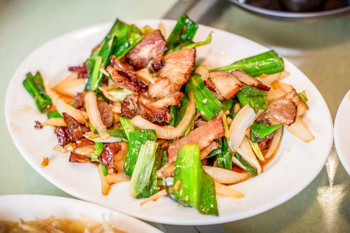 老饕激推台北高CP值客家菜!招牌鹽焗雞Q嫩鮮美,客家小炒、梅干扣肉都必點 老饕激推台北高CP值客家菜!招牌鹽焗雞Q嫩鮮美,客家小炒、梅干扣肉都必點