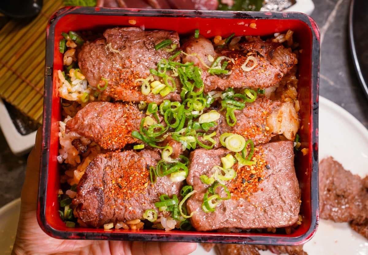 燒肉附自助吧吃到飽!499元起爽嗑6種肉拼盤,沙拉小菜、甜點飲料無限供應 燒肉附自助吧吃到飽!499元起爽嗑6種肉拼盤,沙拉小菜、甜點飲料無限供應