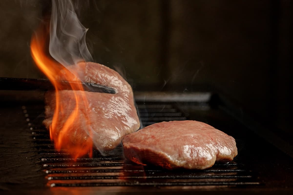「教父牛排」全新品牌登場!爽嗑A5和牛燒肉+火鍋,最低只要380元開吃 「教父牛排」全新品牌登場!爽嗑A5和牛燒肉+火鍋,最低只要380元開吃