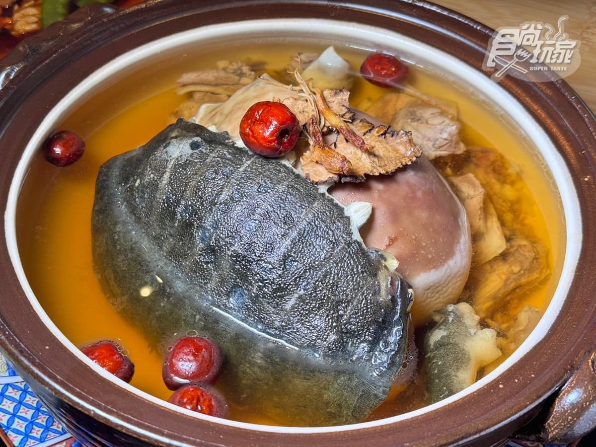 【新開店】北投晶泉丰旅開箱!房內就有雙浴池,嗑酒家菜「走暗門」極樂泡湯 【新開店】北投晶泉丰旅開箱!房內就有雙浴池,嗑酒家菜「走暗門」極樂泡湯