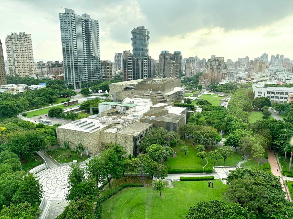 房內就有無敵天窗!打卡台中超夯「美術館旅店」,自助早餐吃到飽、新菜單登場(中獎公布) 房內就有無敵天窗!打卡台中超夯「美術館旅店」,自助早餐吃到飽、新菜單登場(中獎公布)