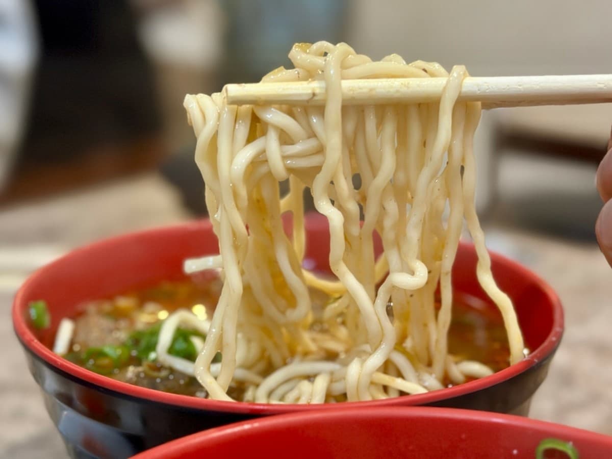 台北吃得到100元牛肉麵!隱身信義區巷弄、小資族覓食最愛,銅板滷味15元起 台北吃得到100元牛肉麵!隱身信義區巷弄、小資族覓食最愛,銅板滷味15元起