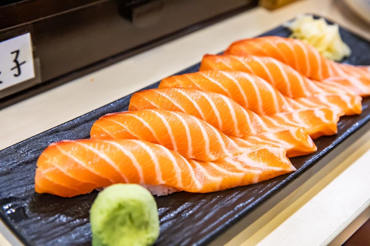 桃園人激推平價日料!厚切生魚片丼180元起,免費魚肉味噌湯可續碗 桃園人激推平價日料!厚切生魚片丼180元起,免費魚肉味噌湯可續碗