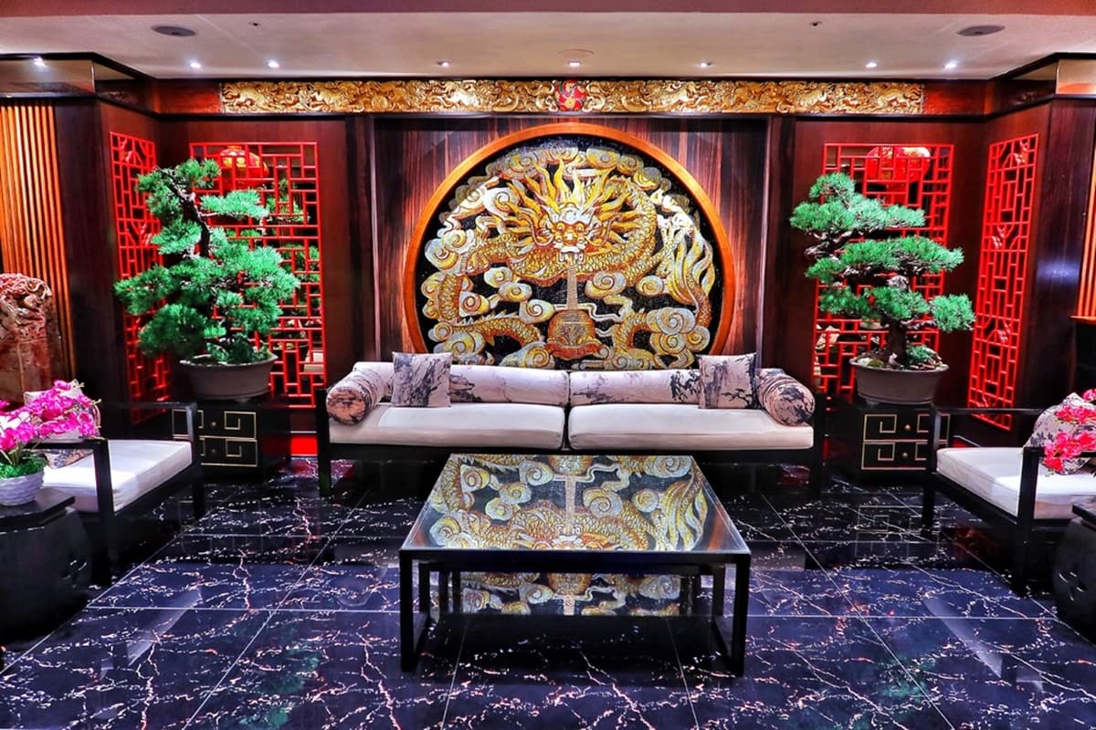 秒當皇帝!台中「清宮摩鐵」百坪帝王行宮玩扮裝,KTV、幻彩浴缸超奢華 秒當皇帝!台中「清宮摩鐵」百坪帝王行宮玩扮裝,KTV、幻彩浴缸超奢華