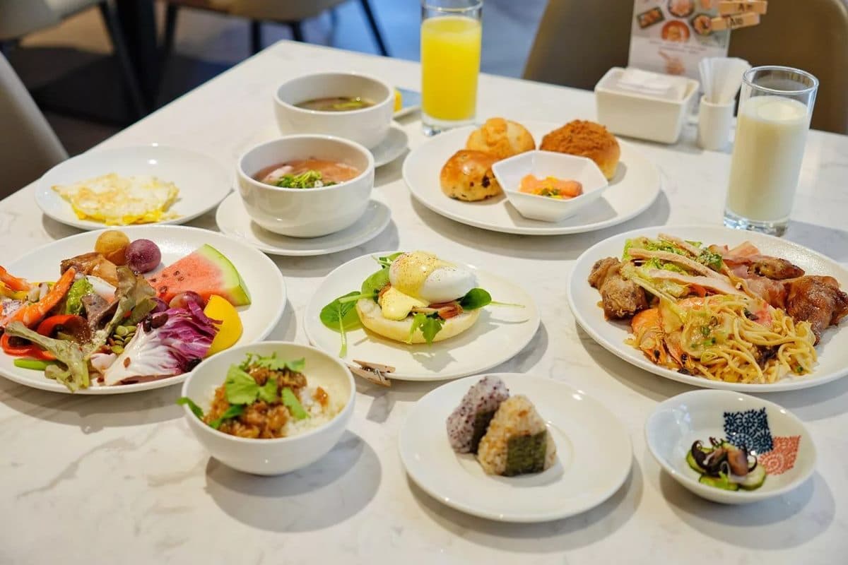 台南早午餐推薦13家!60年復古碳烤三明治、Q萌小狐獴特色餐廳 台南吃到飽:禧榕軒大飯店-榕廷百匯餐廳