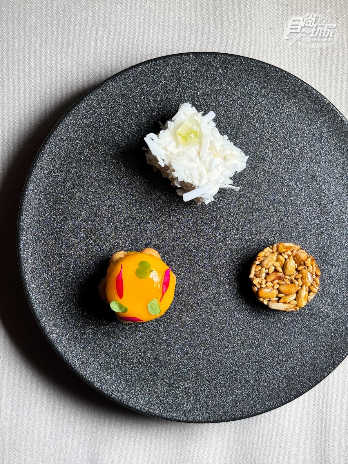 松露馬鈴薯甜點超驚豔!首爾米其林二星「SOIGNÉ」快閃來台,午晚餐都秒殺 松露馬鈴薯甜點超驚豔!首爾米其林二星「SOIGNÉ」快閃來台,午晚餐都秒殺