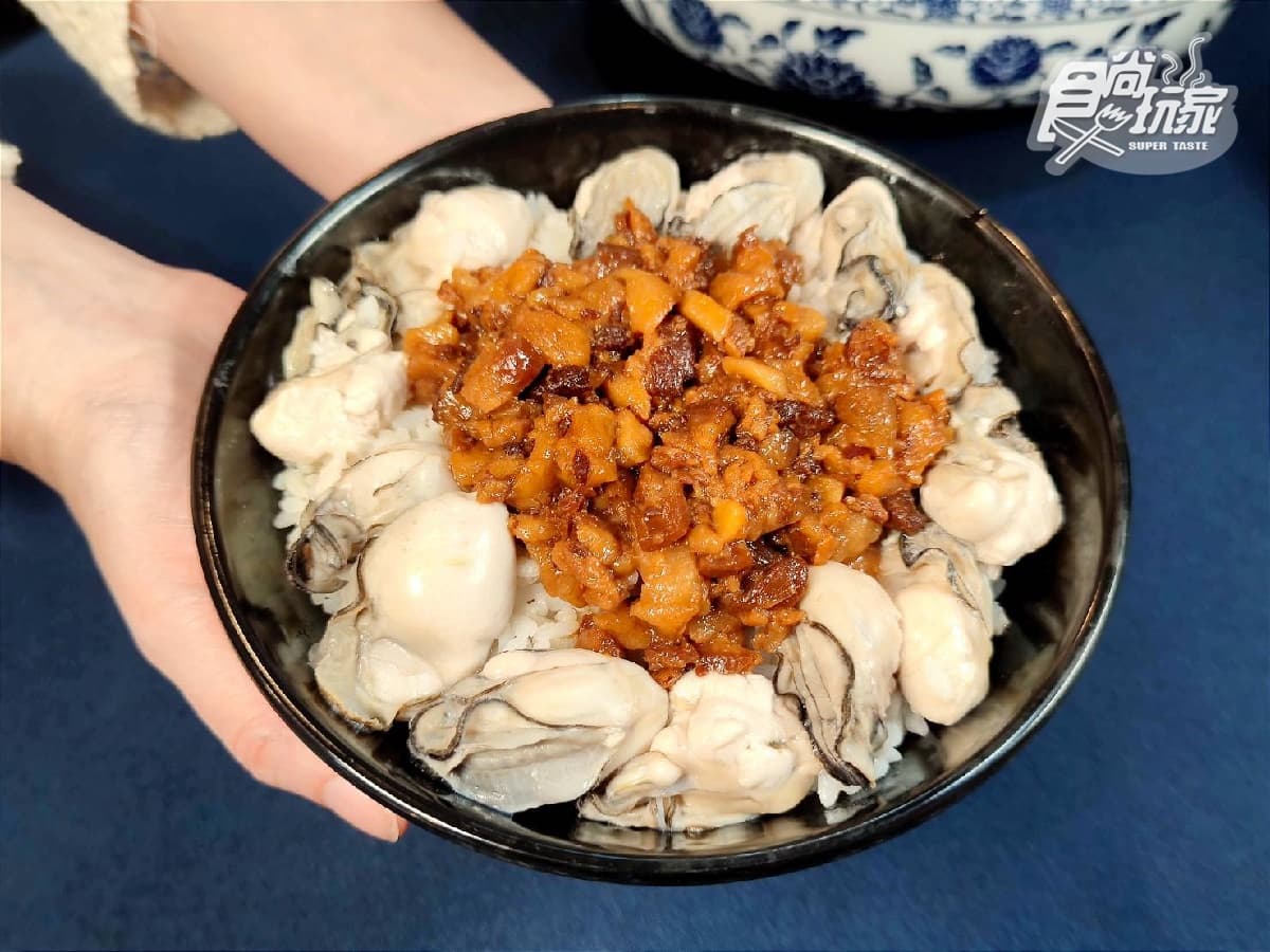 【獨家】現流小卷米粉買一送一!海鮮名店擁漁船,必點浮誇「霸王紅蟳米粉湯」 【獨家】現流小卷米粉買一送一!海鮮名店擁漁船,必點浮誇「霸王紅蟳米粉湯」