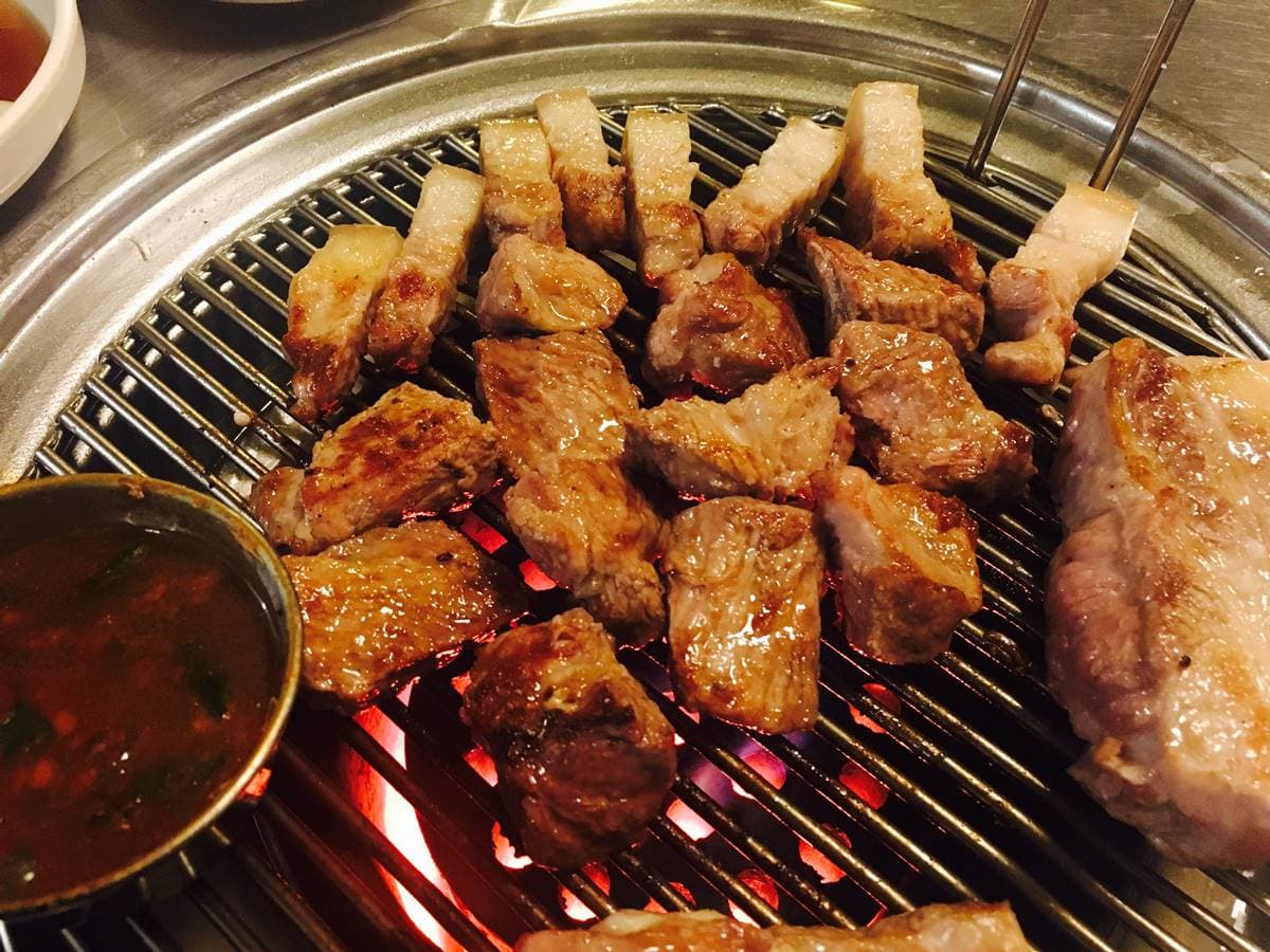 吃這些才夠道地!韓國濟州島必吃10大美食:烤黑豬肉、鮑魚料理 吃這些才夠道地!韓國濟州島必吃10大美食:烤黑豬肉、鮑魚料理