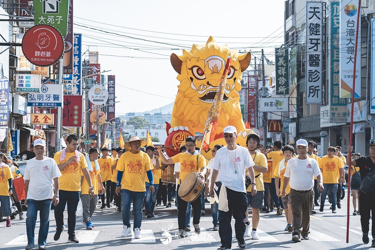 高雄人嗨翻!2024左營萬年季「這天」登場,吃遍500攤市集美食、必看燒火獅 高雄人嗨翻!2024左營萬年季「這天」登場,吃遍500攤市集美食、必看燒火獅