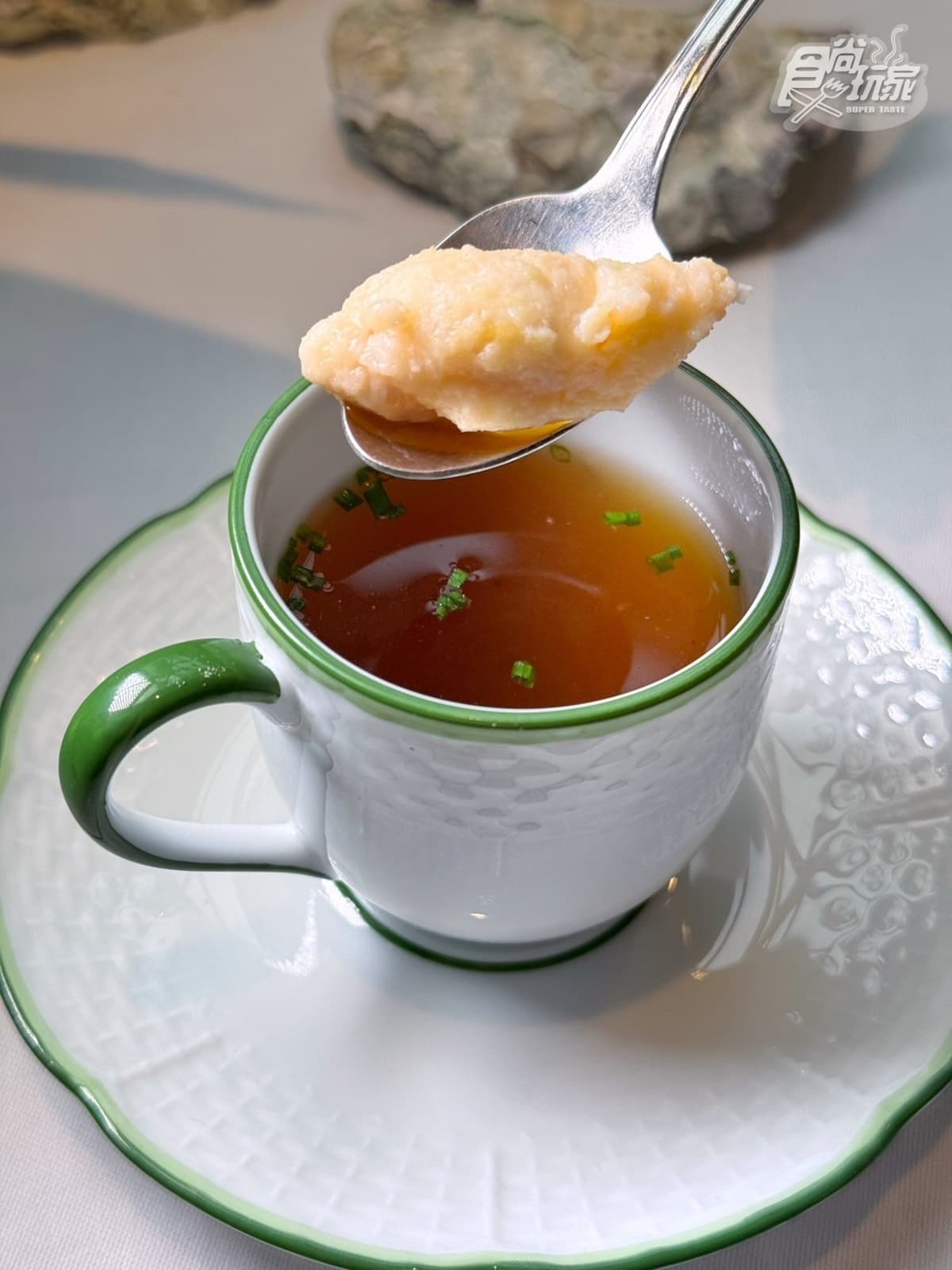 海膽、魚子醬、龍蝦全入菜!最美噴泉餐廳「海洋拉娜宴」,還能帶走限量保養組 海膽、魚子醬、龍蝦全入菜!最美噴泉餐廳「海洋拉娜宴」,還能帶走限量保養組