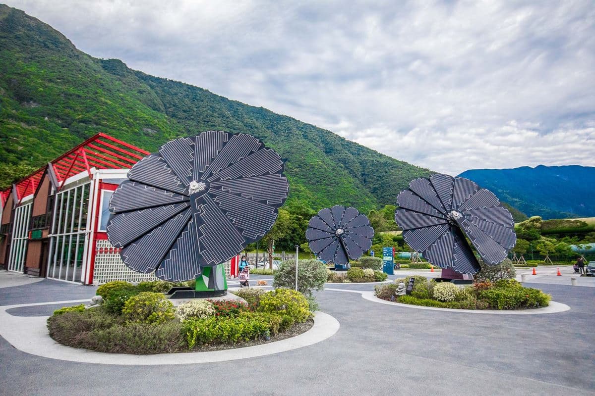 「台泥DAKA園區」網美級水泥廠!蘇花改必停休息站,賞玻璃屋星巴克、水舞秀 「台泥DAKA園區」網美級水泥廠!蘇花改必停休息站,賞玻璃屋星巴克、水舞秀