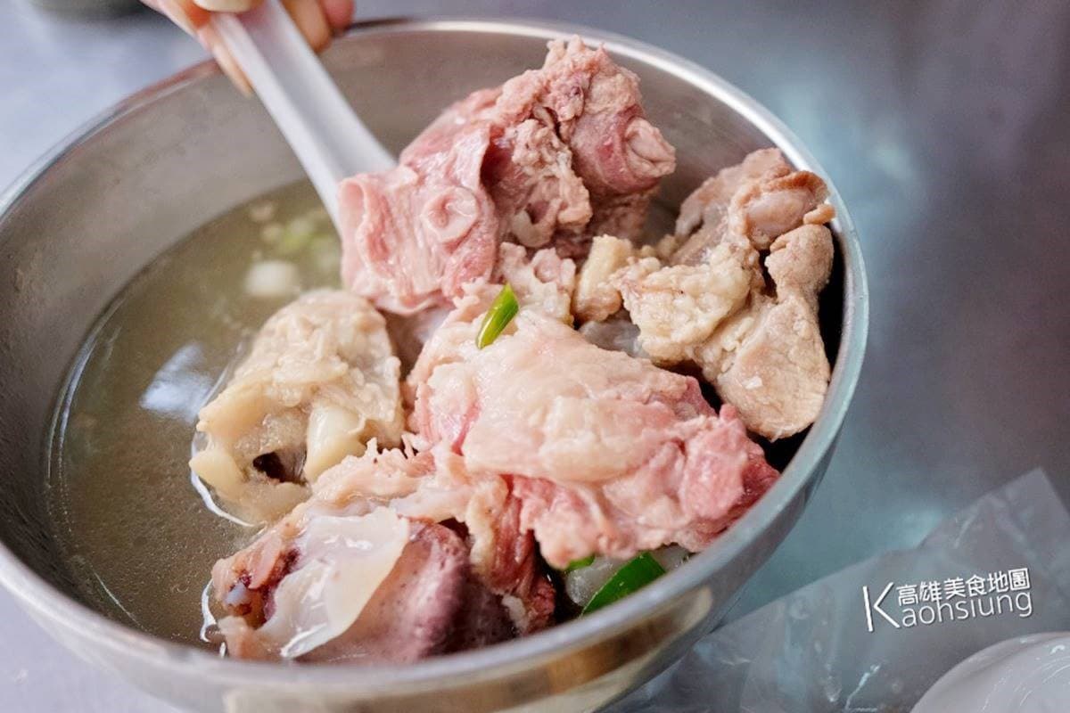 高雄宵夜推薦TOP13!5元清粥小菜、神級蛋餅、24小時不打烊早餐店 高雄宵夜【小吃】推薦:黑輪坤