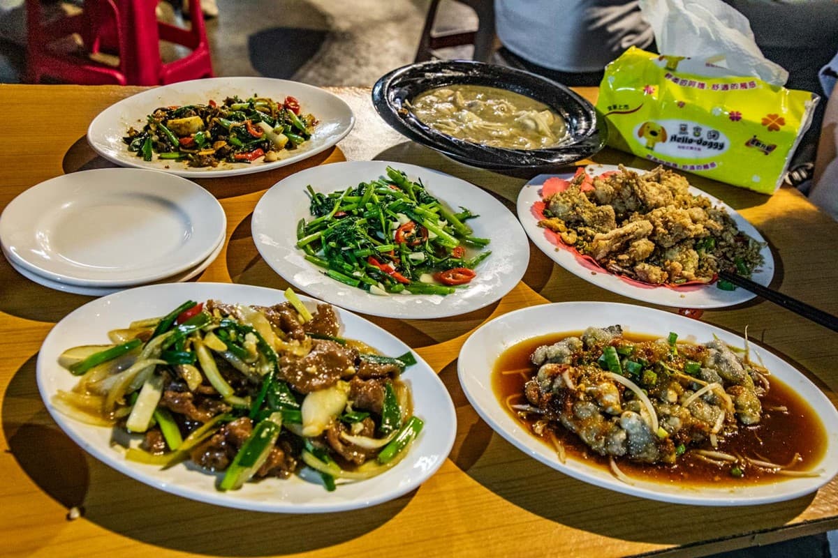 桃園傳奇「土地公廟吃熱炒」!在地人才知隱藏版美食,白飯免費吃到飽 桃園傳奇「土地公廟吃熱炒」!在地人才知隱藏版美食,白飯免費吃到飽