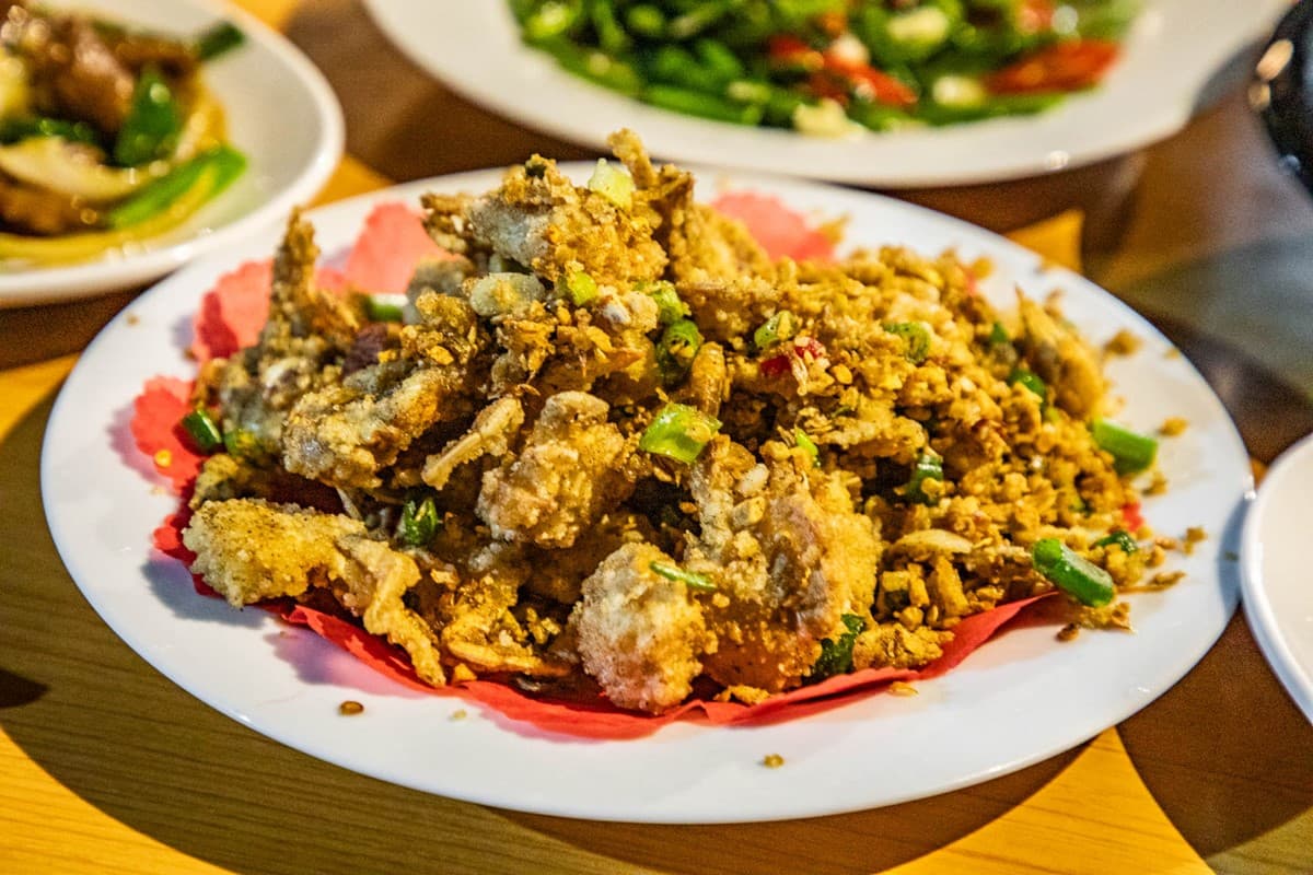 桃園傳奇「土地公廟吃熱炒」!在地人才知隱藏版美食,白飯免費吃到飽 桃園傳奇「土地公廟吃熱炒」!在地人才知隱藏版美食,白飯免費吃到飽