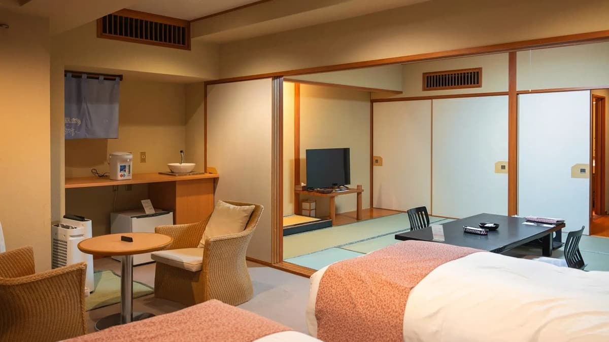 秀峰閣湖月 img