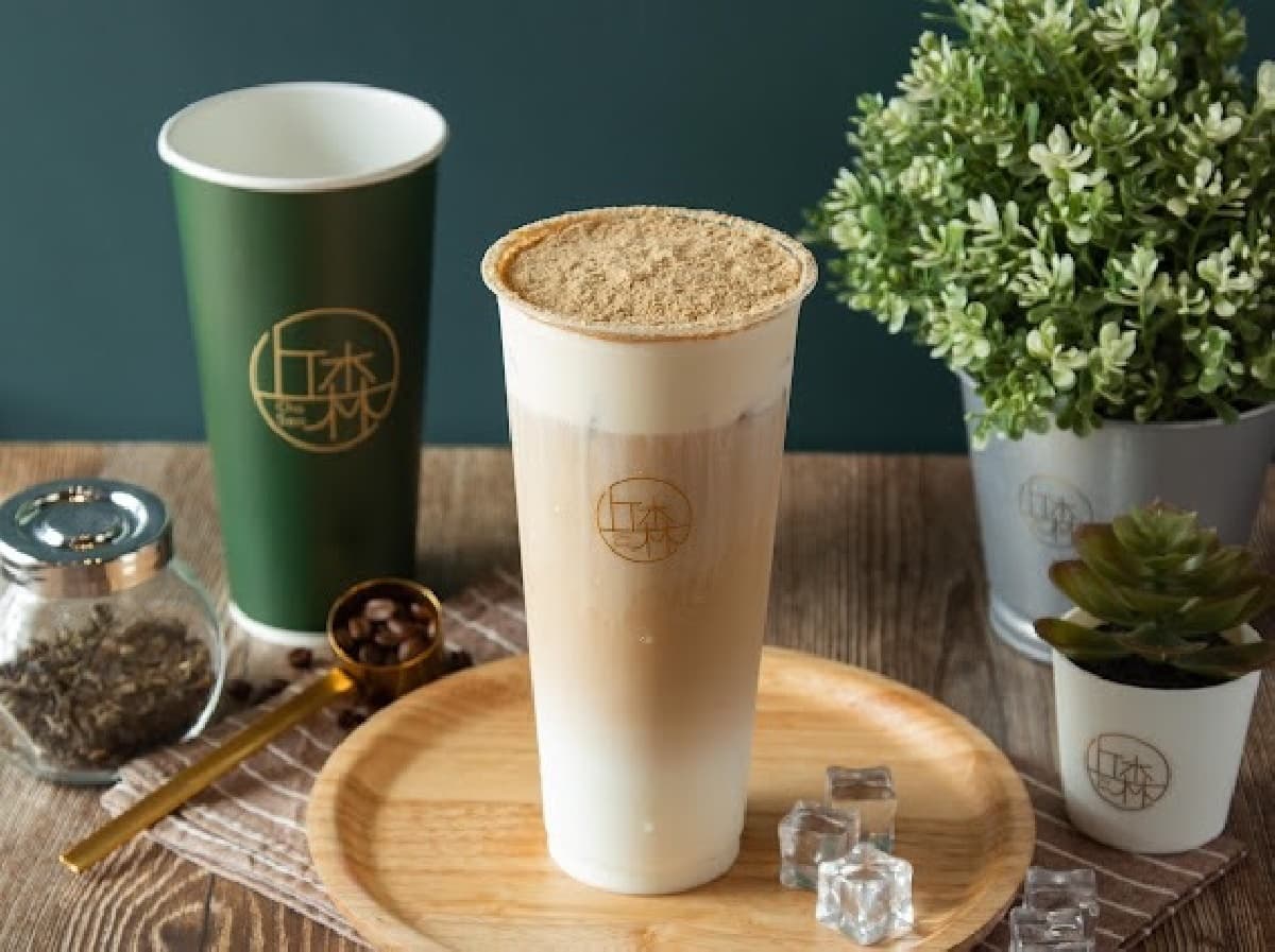 【獨家】手搖飲全品項買一送一!「丘森茶室」優惠限量千份,必點重乳白玉璽 【獨家】手搖飲全品項買一送一!「丘森茶室」優惠限量千份,必點重乳白玉璽