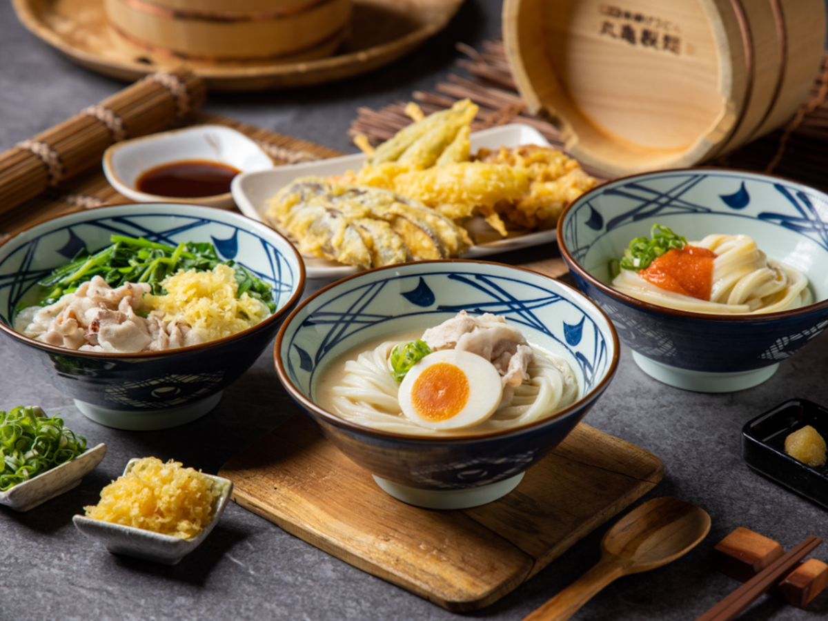 「丸亀製麵」快閃買一送一!最低37元爽嗑烏龍麵,加碼免費送「烏龍Q拿滋」 「丸亀製麵」快閃買一送一!最低37元爽嗑烏龍麵,加碼免費送「烏龍Q拿滋」
