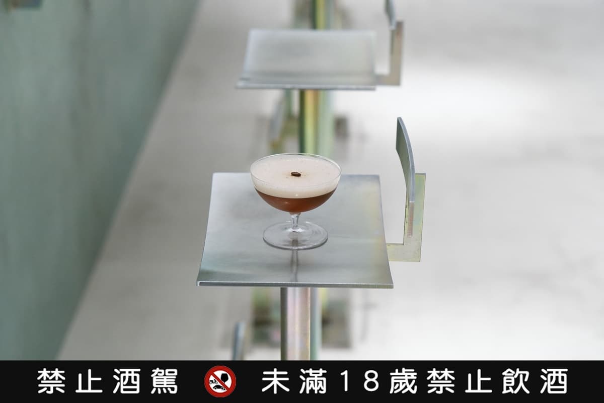 【新開店】市政府百貨地下「雨林系酒吧」!現點現調四季風味,酒精濃度任君挑 【新開店】市政府百貨地下「雨林系酒吧」!現點現調四季風味,酒精濃度任君挑