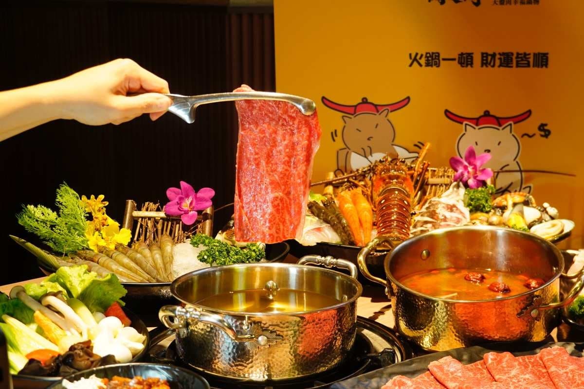 10種湯底可選!台北最夯「420元火鍋吃到飽」,豬油拌飯、麻油炸蛋無限嗑 10種湯底可選!台北最夯「420元火鍋吃到飽」,豬油拌飯、麻油炸蛋無限嗑