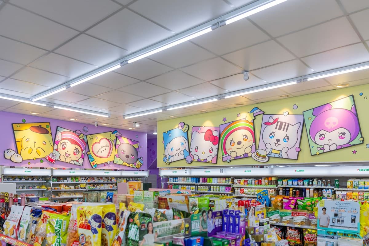 KITTY、布丁狗無辜臉太萌!7-11全台首間「三麗鷗水汪汪」主題店+史努比音樂店 KITTY、布丁狗無辜臉太萌!7-11全台首間「三麗鷗水汪汪」主題店+史努比音樂店