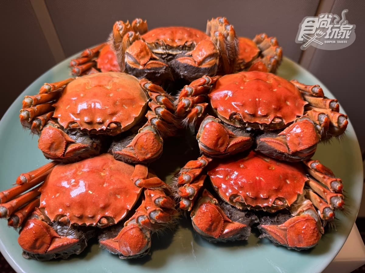 大閘蟹控衝了!米其林一星「天香樓」20道蟹料理上陣,醬爆蟹、生醃沙母超奢華 大閘蟹控衝了!米其林一星「天香樓」20道蟹料理上陣,醬爆蟹、生醃沙母超奢華