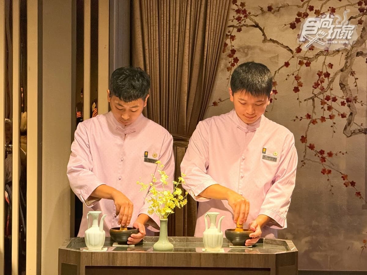 大閘蟹控衝了!米其林一星「天香樓」20道蟹料理上陣,醬爆蟹、生醃沙母超奢華 大閘蟹控衝了!米其林一星「天香樓」20道蟹料理上陣,醬爆蟹、生醃沙母超奢華