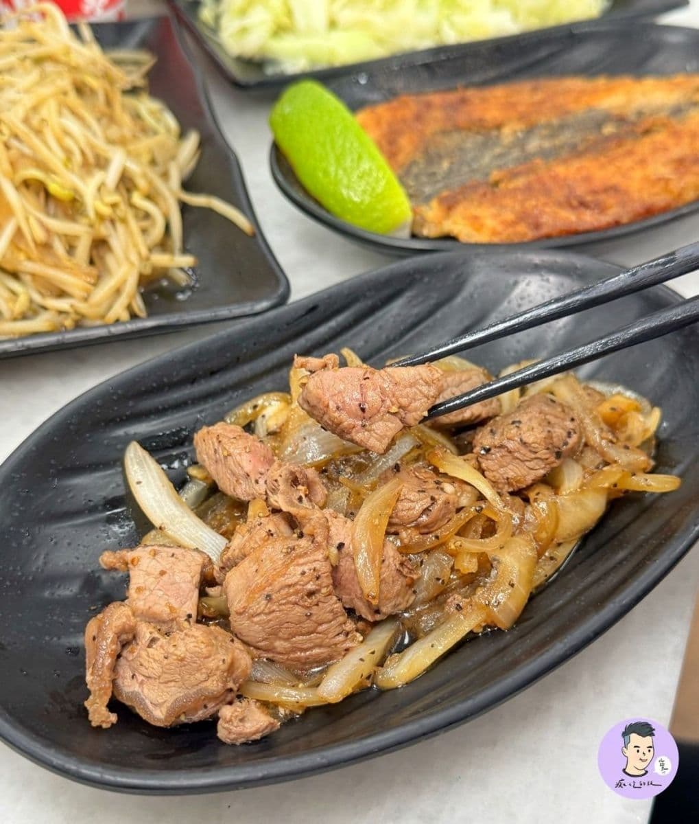 100元平價鐵板燒!自助吧白飯、熱湯、飲料、冰淇淋吃到飽,青菜免費續盤 100元平價鐵板燒!自助吧白飯、熱湯、飲料、冰淇淋吃到飽,青菜免費續盤