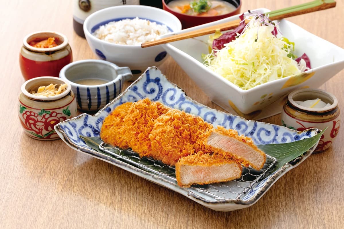快閃3天「豬排買一送一」!155元起無限續飯湯、高麗菜,5款限定豬排搶先看 快閃3天「豬排買一送一」!155元起無限續飯湯、高麗菜,5款限定豬排搶先看